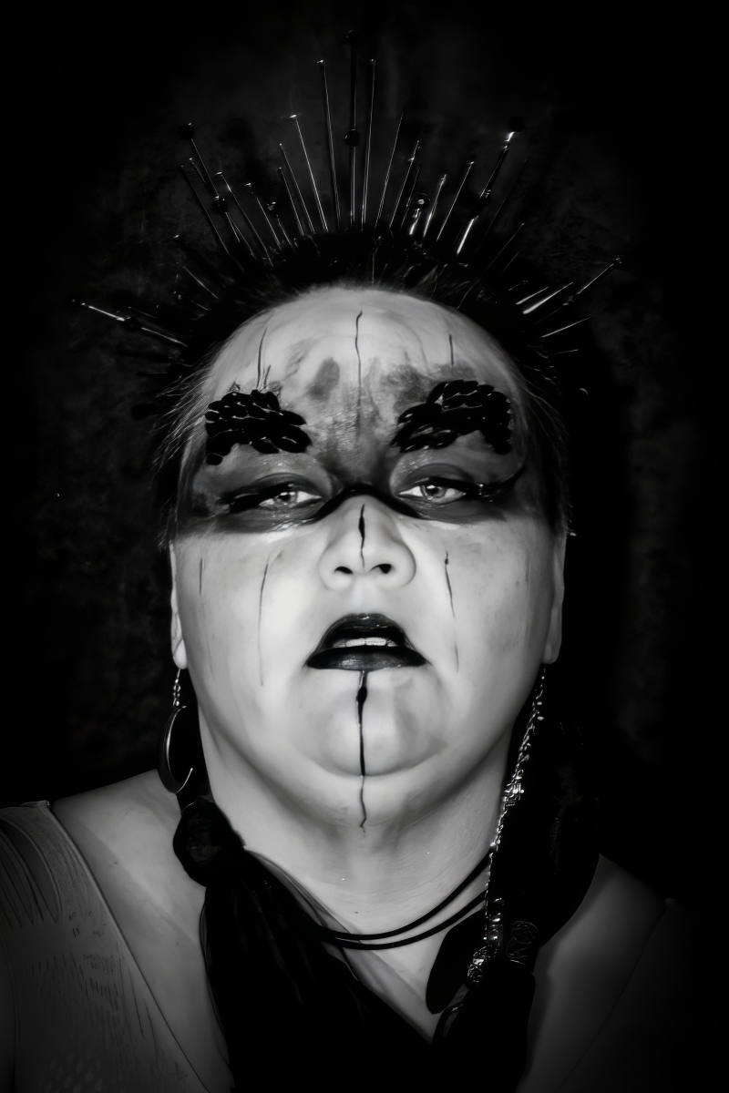 Reina-del-Vacio-Queen-of-the-Void_Paul-Simms