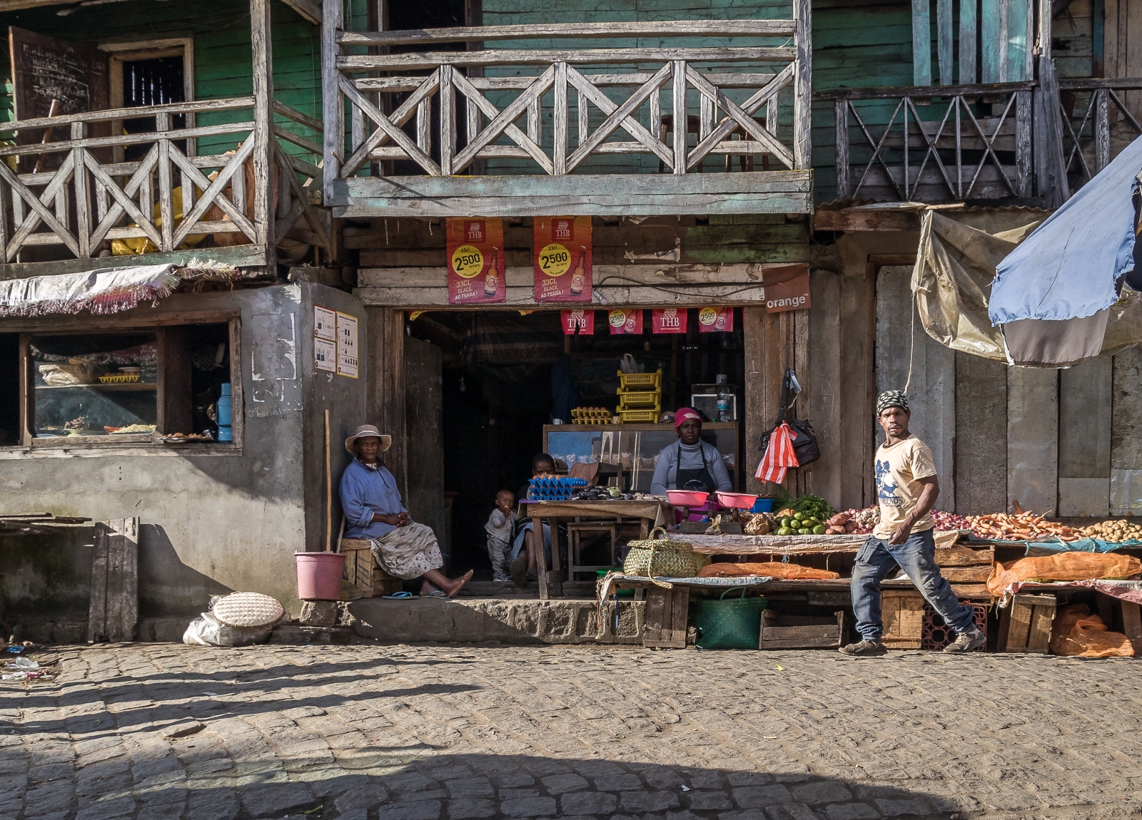 Looking-after-the-shop_Graham-Smith