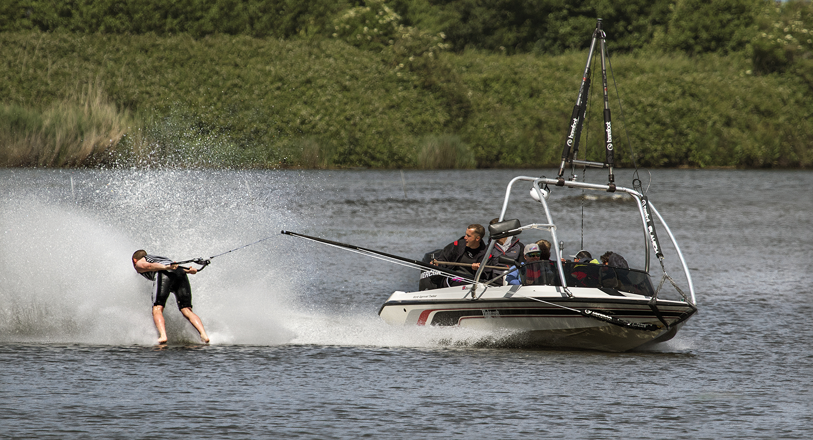16_Barefoot water skiing, backwards_David Platt